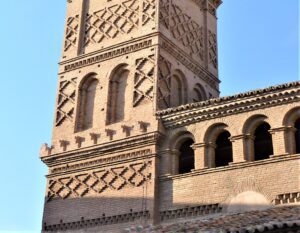 Almenas escalonadas. Torre de Ricla