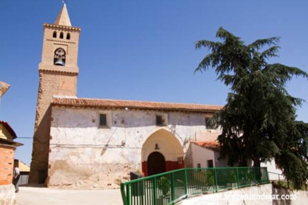 Conjunto Torre e Iglesia Santa María de La Viñuela