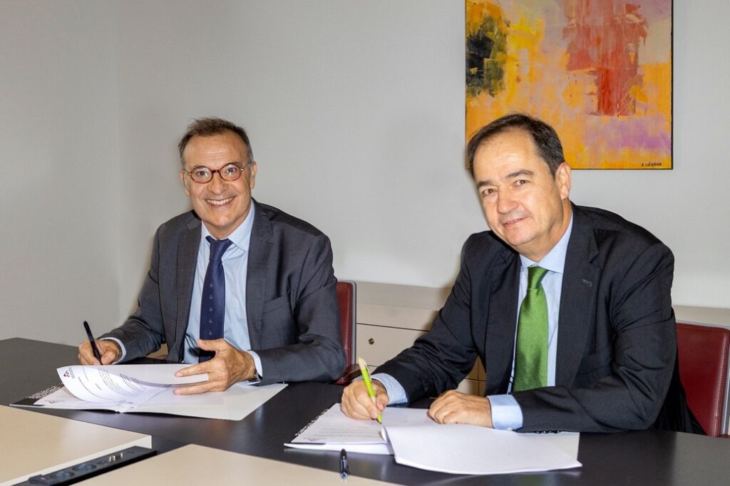 Los arquitectos técnicos de Zaragoza e Iberdrola se alían para impulsar la electrificación de la edificación residencial a través de los Certificados de Ahorro Energético