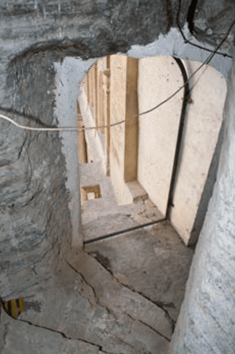 Entrada en alto vista desde el interior (Foto J.A. Tolosa)